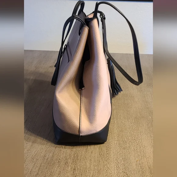 Adrienne Vittadini Tote - Picture 6 of 12